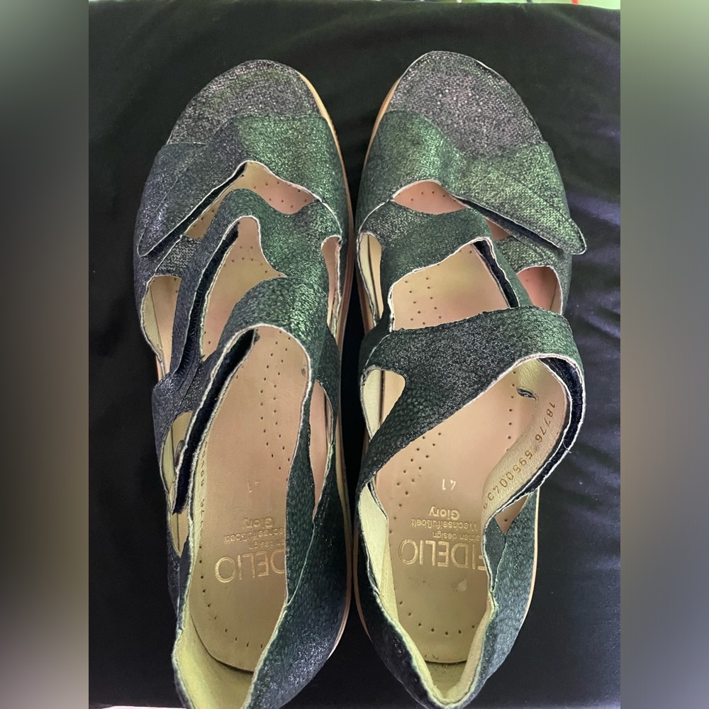 Women sandals